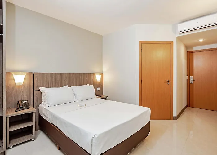 Slim Hotel Curitiba Av Das Torres